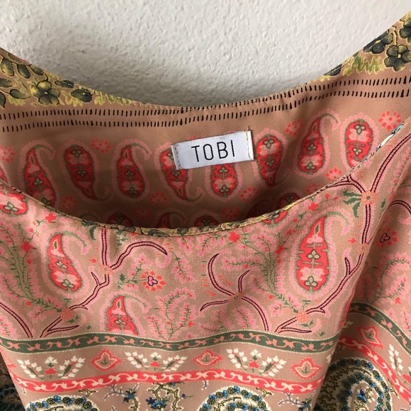 Cropped Patterned Top - Picture 4 of 5